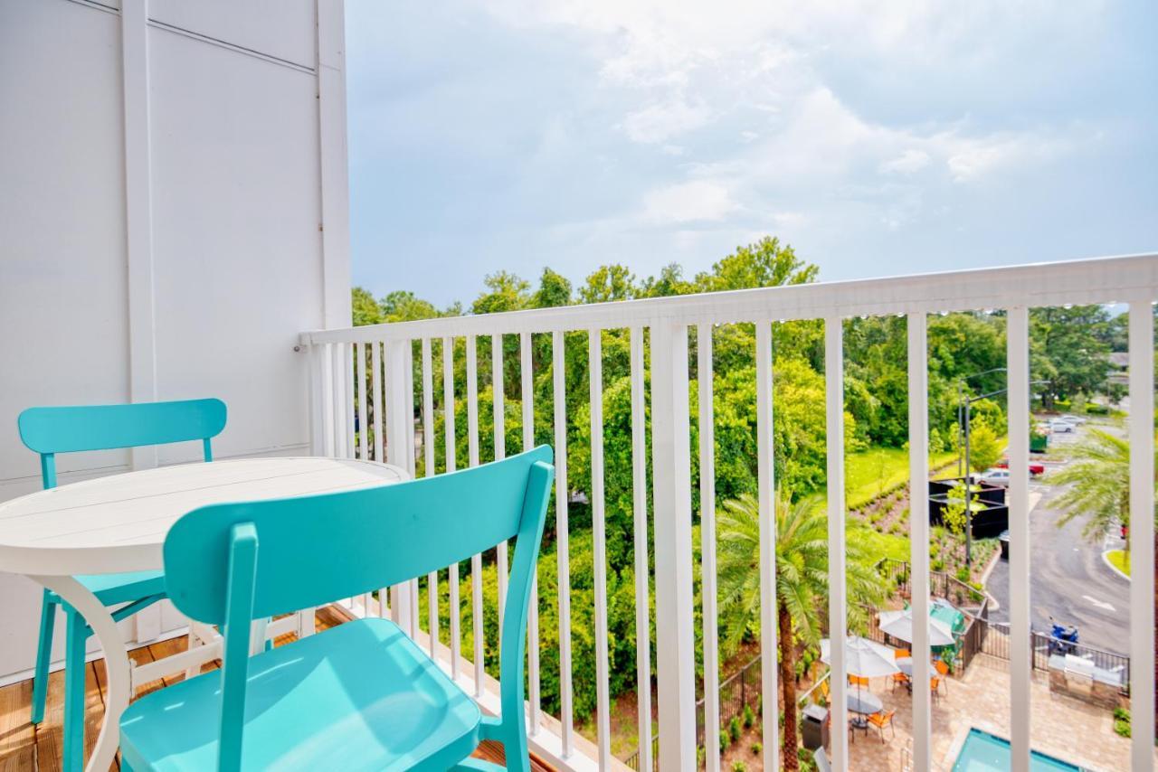 Grand Two Bedroom Two Bathroom Apartment With Balcony Гейнсвилл Экстерьер фото