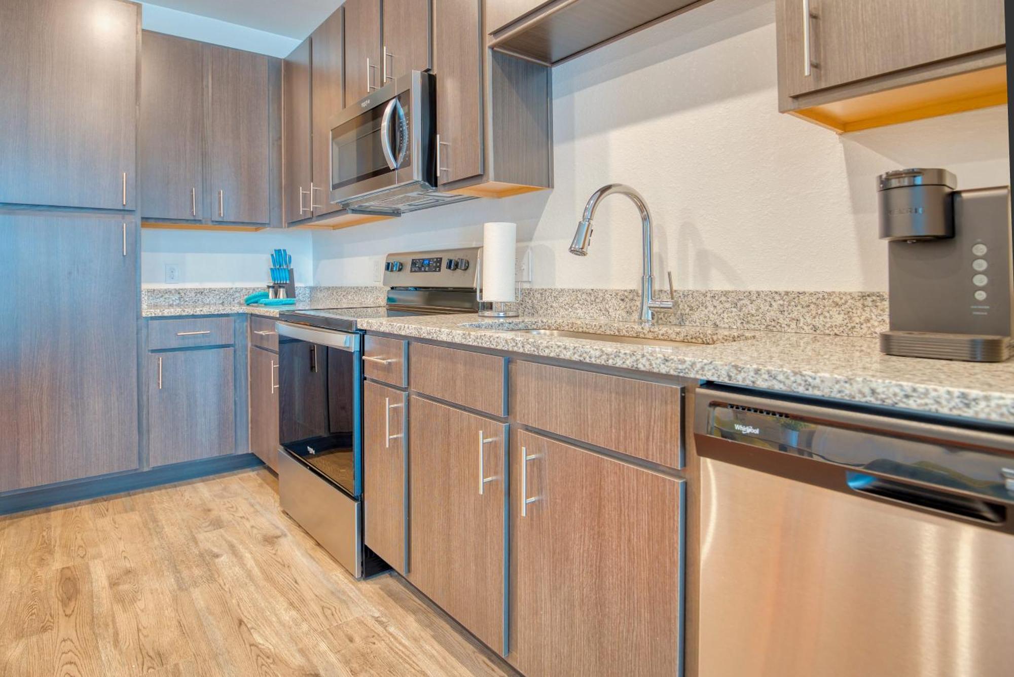 Grand Two Bedroom Two Bathroom Apartment With Balcony Гейнсвилл Экстерьер фото